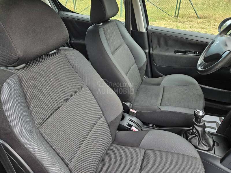 Peugeot 207 8.V P.E.U.G.E.O.T