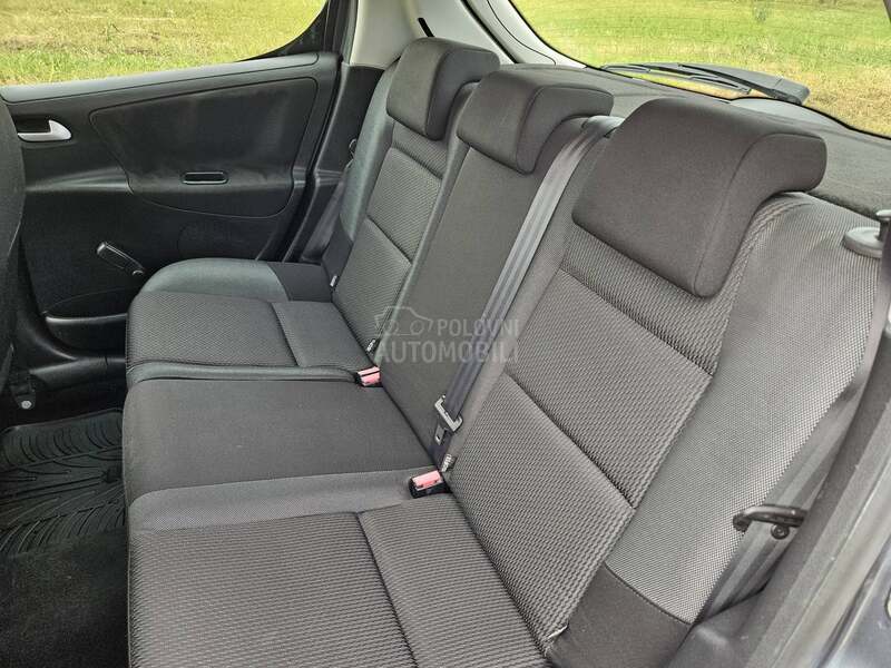 Peugeot 207 8.V P.E.U.G.E.O.T