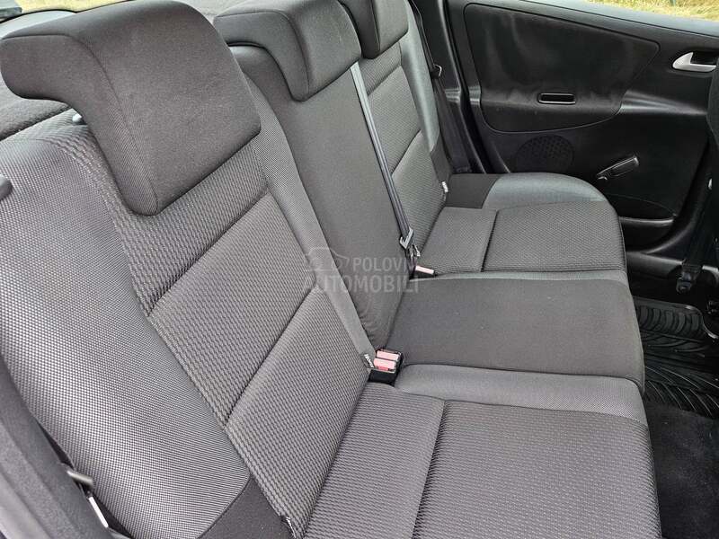 Peugeot 207 8.V P.E.U.G.E.O.T