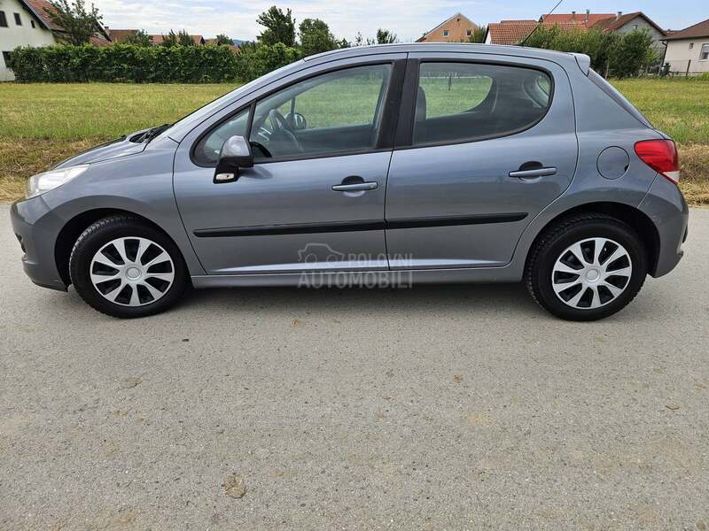 Peugeot 207 8.V P.E.U.G.E.O.T