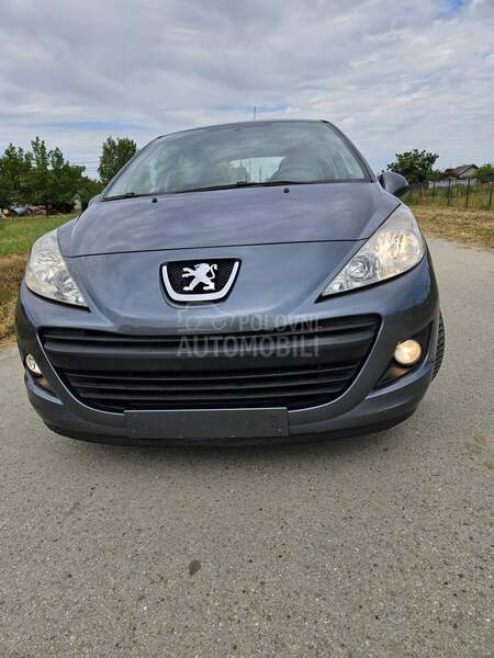 Peugeot 207 8.V P.E.U.G.E.O.T