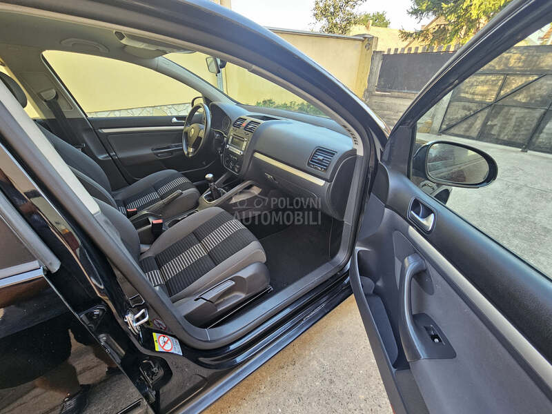 Volkswagen Golf 5 r.eg g.od 1.64000