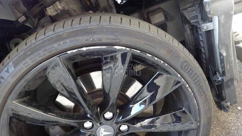 Tesla Model S s85d free charging