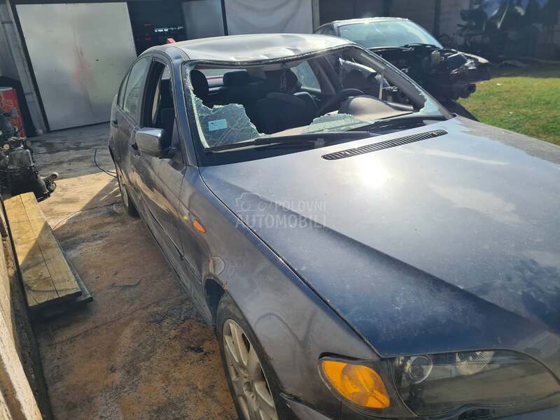 BMW 318 2002. god. -  kompletan auto u delovima
