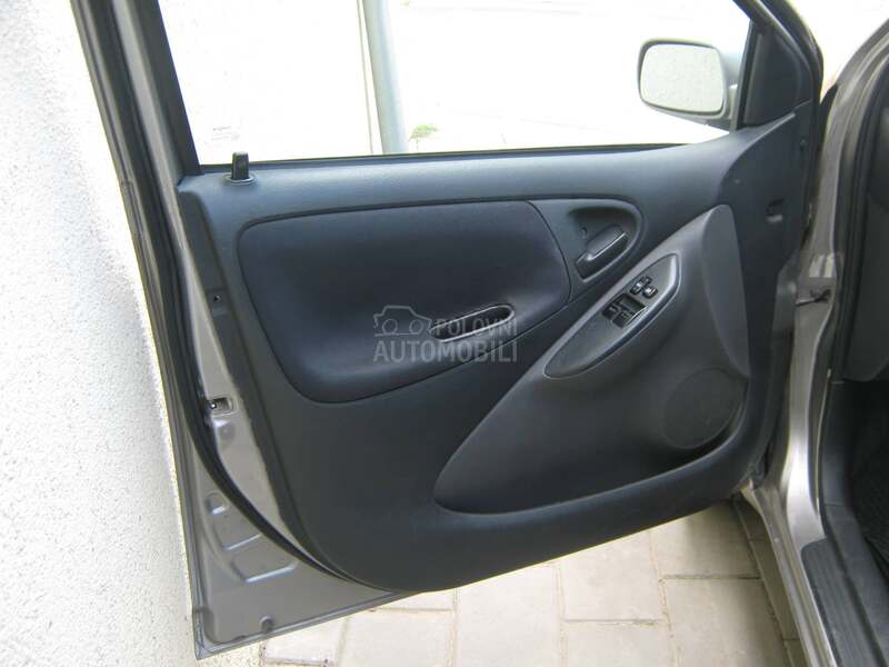 Toyota Yaris 1.3 vvt-i