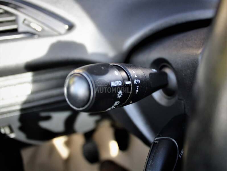 Peugeot 208 1.6 eHDI 90/NAV