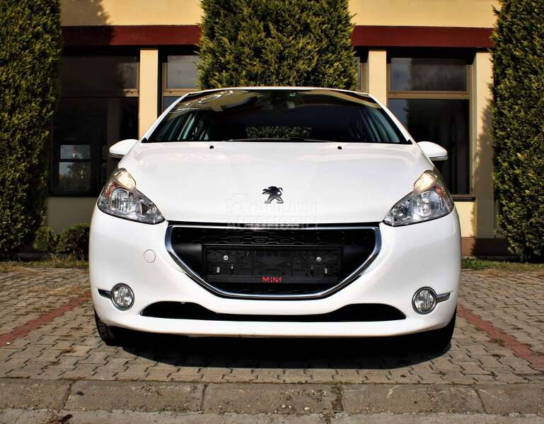 Peugeot 208 1.6 eHDI 90/NAV