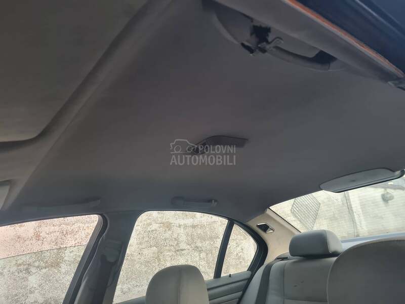 BMW 320 2004. god. -  kompletan auto u delovima