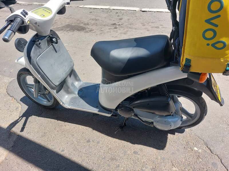 Piaggio Free
