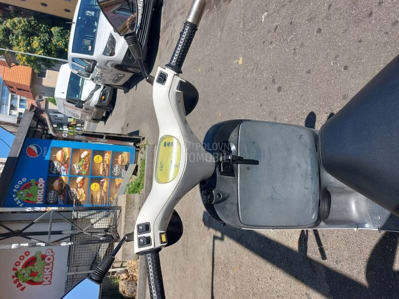 Piaggio Free