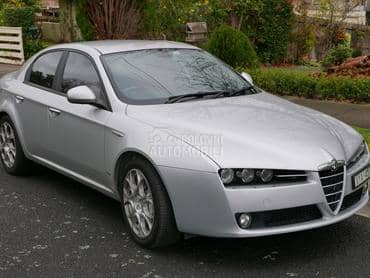 Alfa Romeo 159 05-011 god -  kompletan auto u delovima