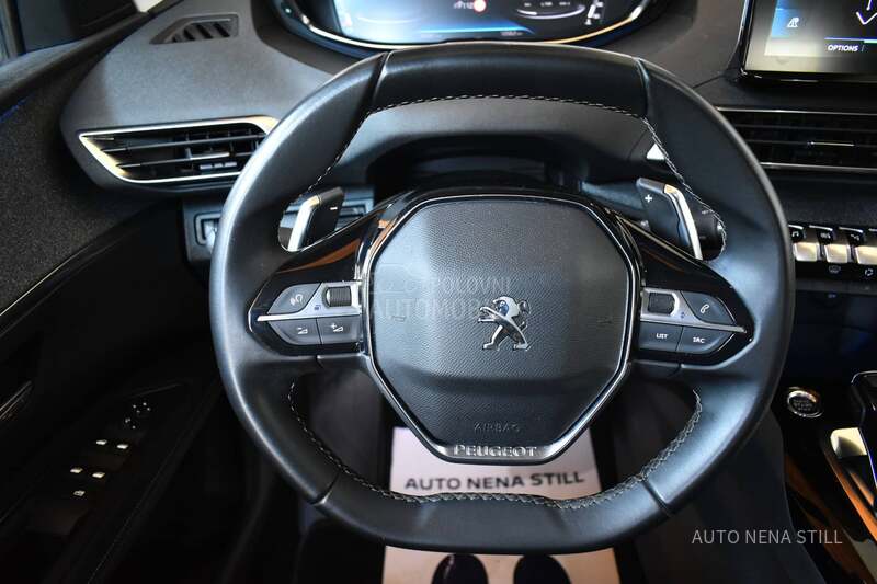 Peugeot 3008 1.2 Allure AT
