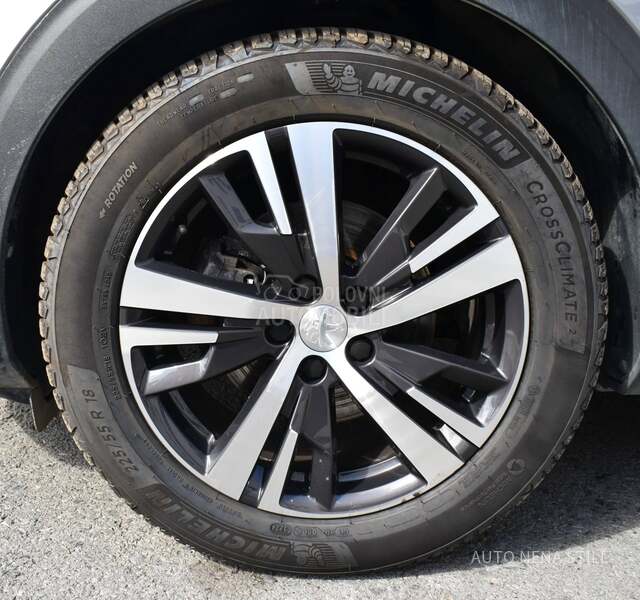 Peugeot 3008 1.2 Allure AT