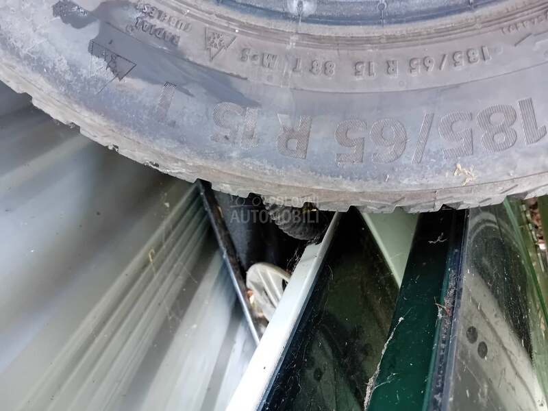 Continental 185/65 R15 Zimska