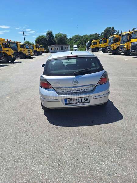 Opel Astra H 