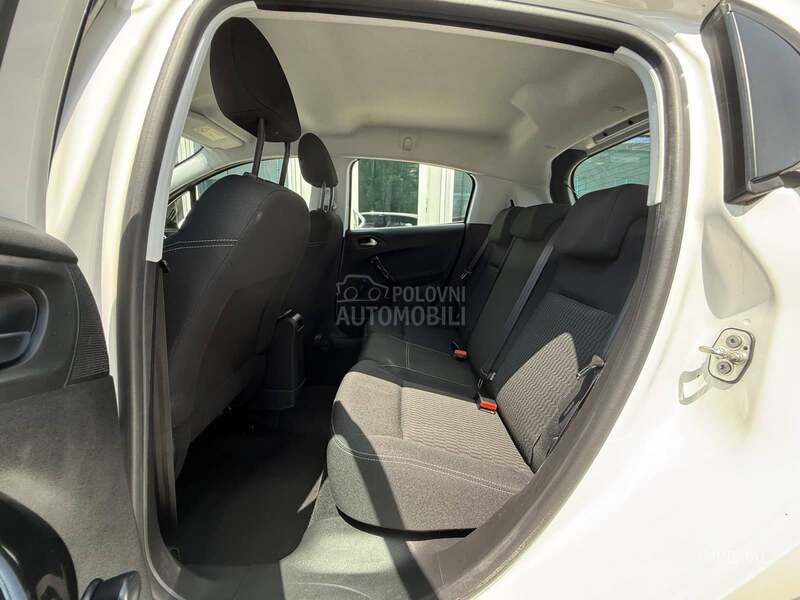 Peugeot 208 1.2 B