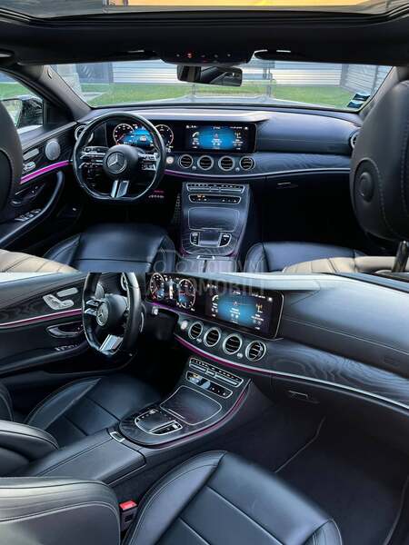 Mercedes Benz E 220 AMG/FU.LL/PANO/