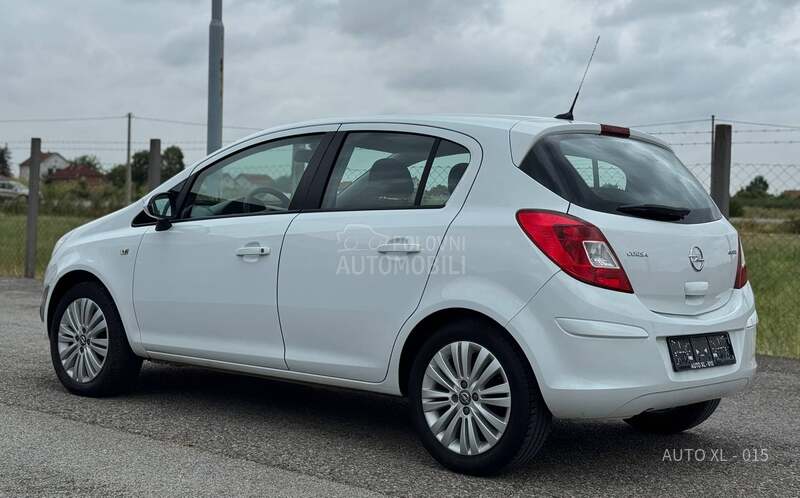 Opel Corsa D 1.3 CDTI // NAV