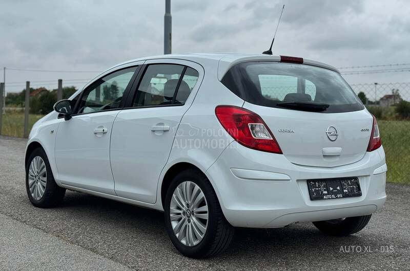 Opel Corsa D 1.3 CDTI // NAV