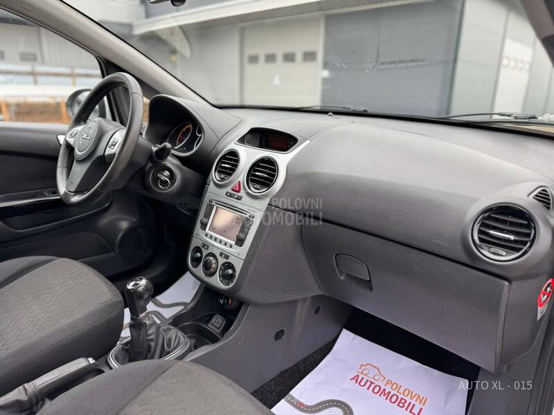 Opel Corsa D 1.3 CDTI // NAV