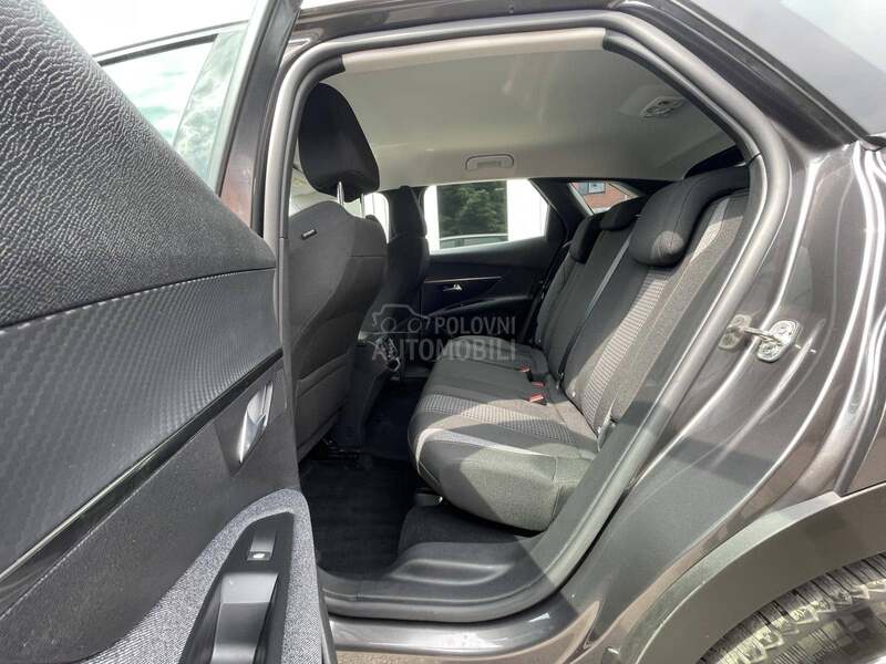 Peugeot 3008 1.2 B Autom