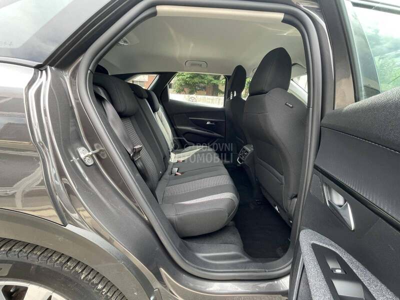 Peugeot 3008 1.2 B Autom