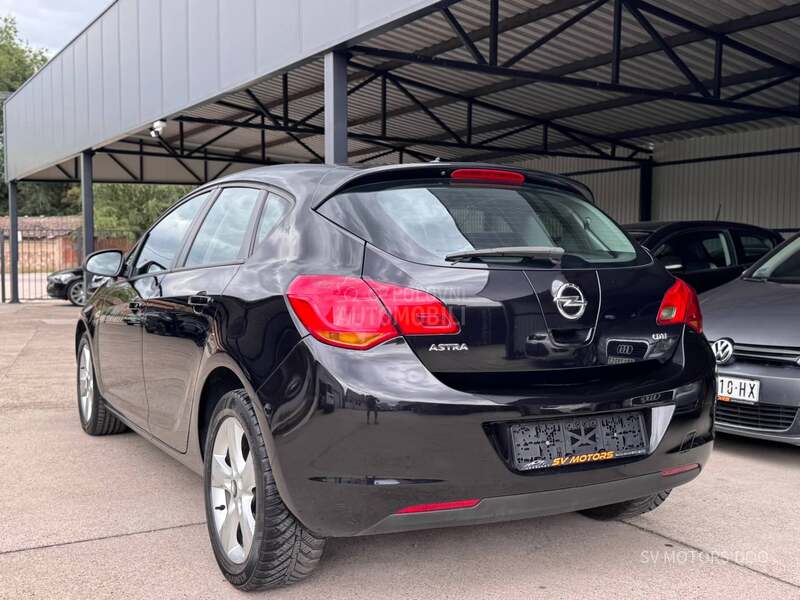 Opel Astra J 1.7CDTI 110