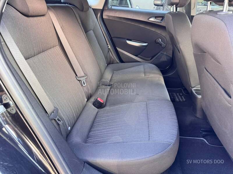 Opel Astra J 1.7CDTI 110