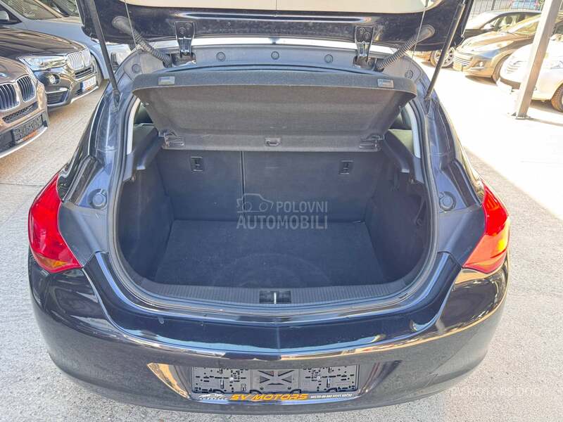 Opel Astra J 1.7CDTI 110