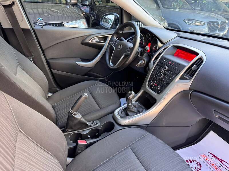 Opel Astra J 1.7CDTI 110