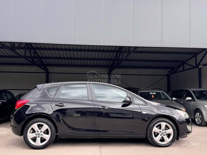 Opel Astra J 1.7CDTI 110