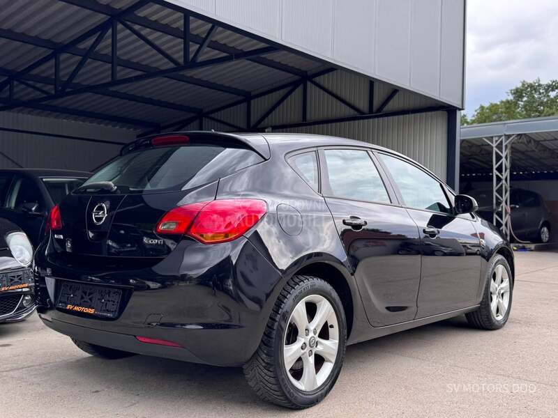 Opel Astra J 1.7CDTI 110