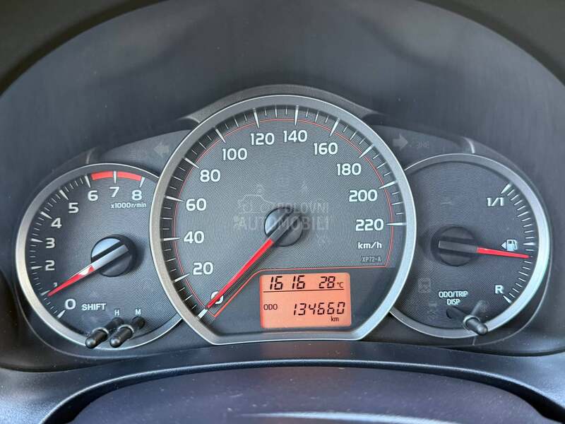 Toyota Yaris 1.0/FABRIČKO STANJE