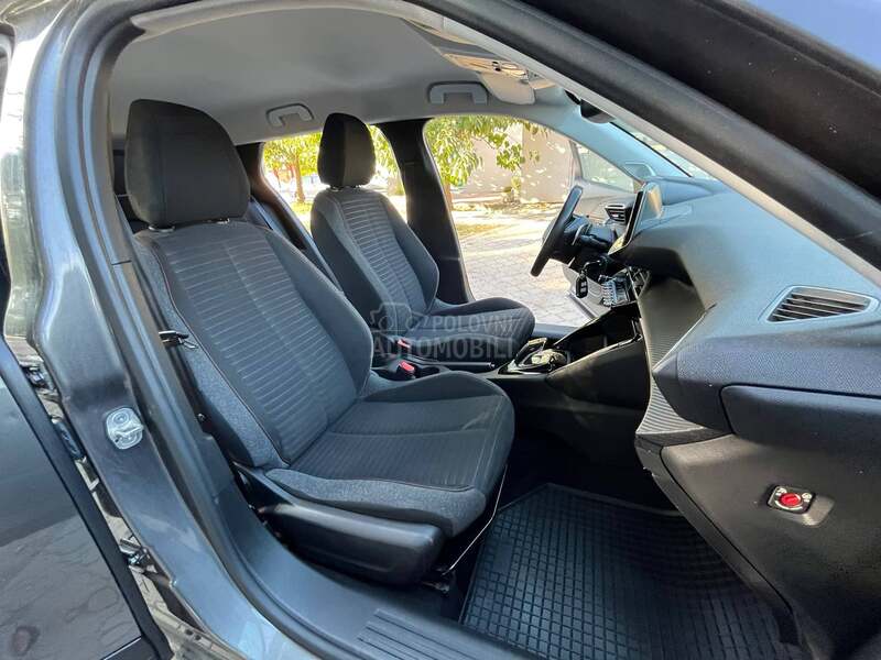 Peugeot 2008 1.2b AUT KAM