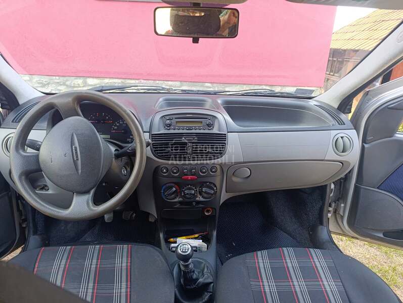 Fiat Punto 1.2 8v