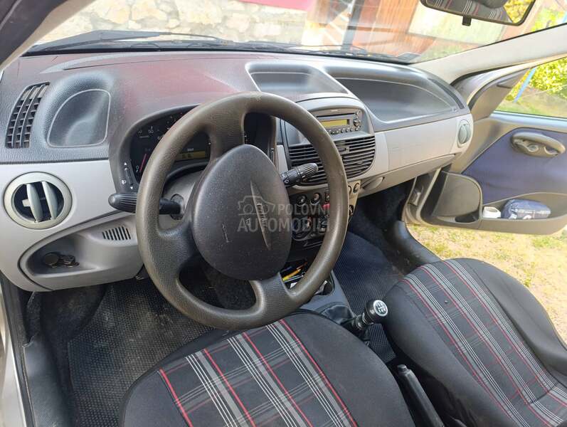 Fiat Punto 1.2 8v