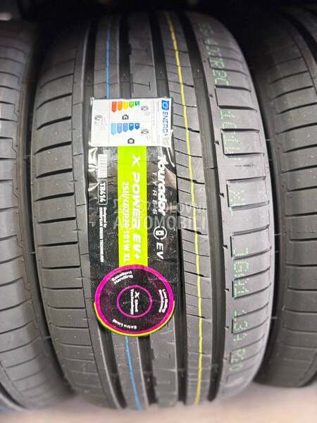 Tourador 255/40 R19 Letnja