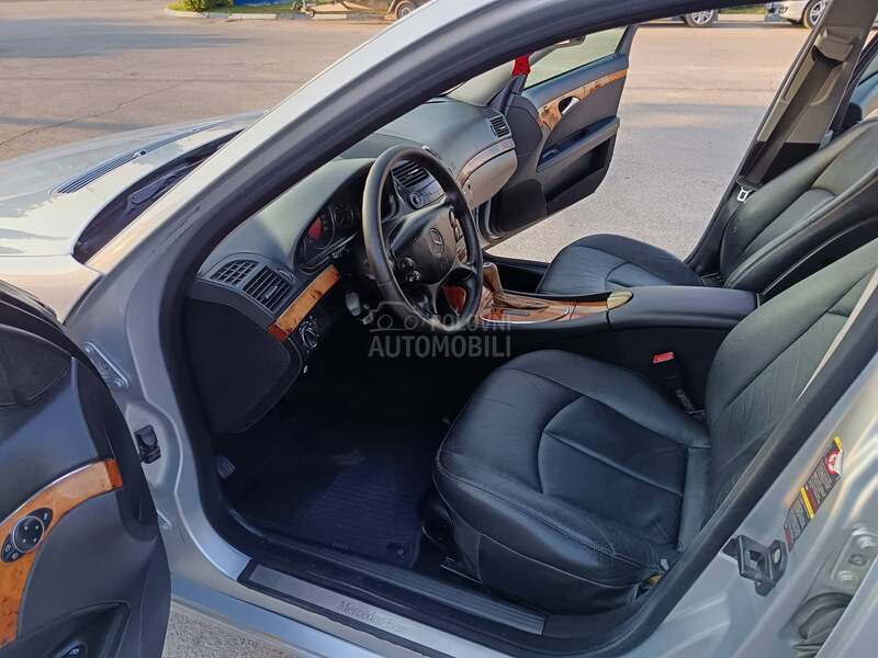 Mercedes Benz E 200 ELEGANCE