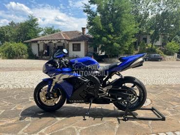 Yamaha r1