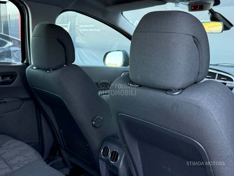 Peugeot 3008 1.6 E HDI NAVY