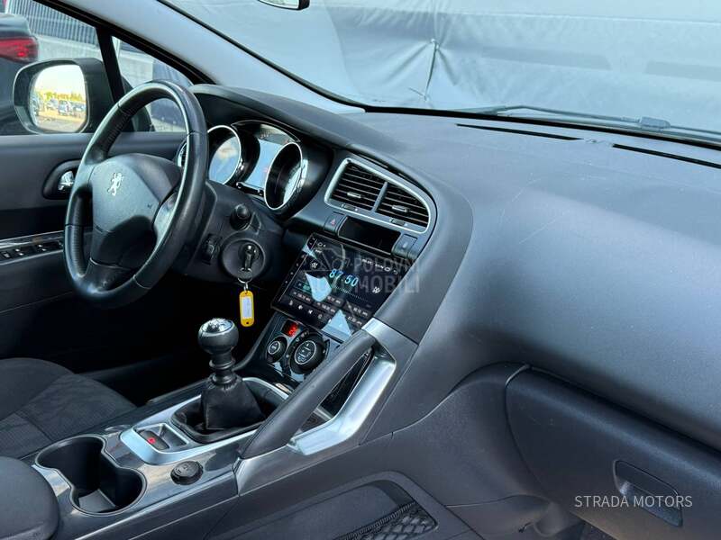 Peugeot 3008 1.6 E HDI NAVY