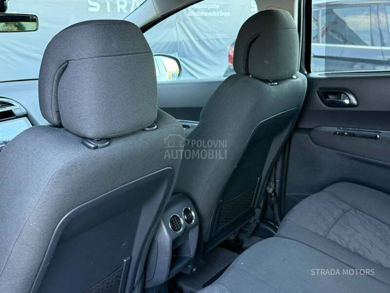 Peugeot 3008 1.6 E HDI NAVY
