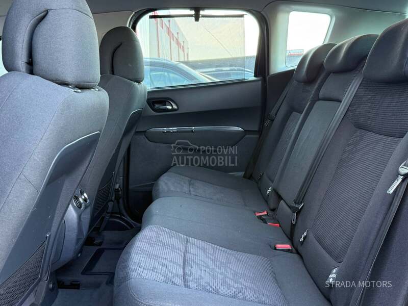 Peugeot 3008 1.6 E HDI NAVY