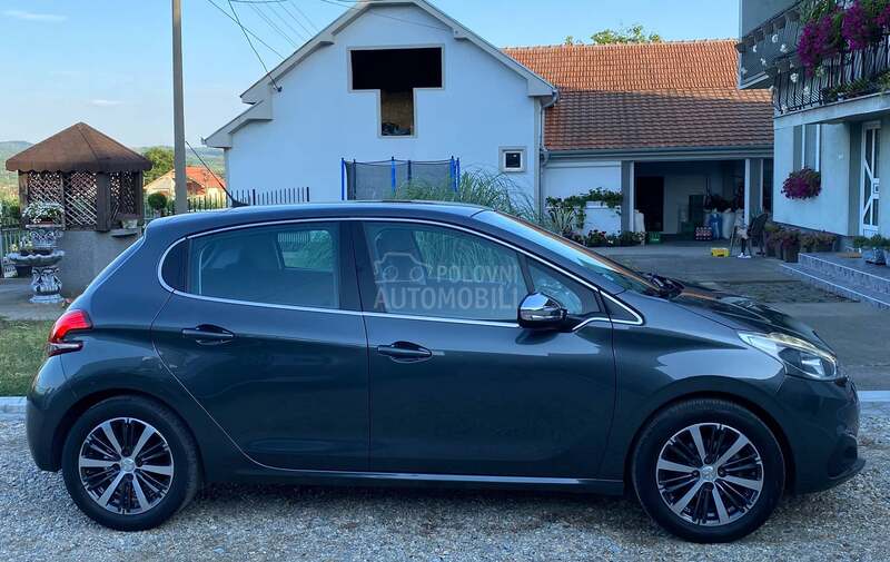 Peugeot 208 Allure 100.000 k.m.