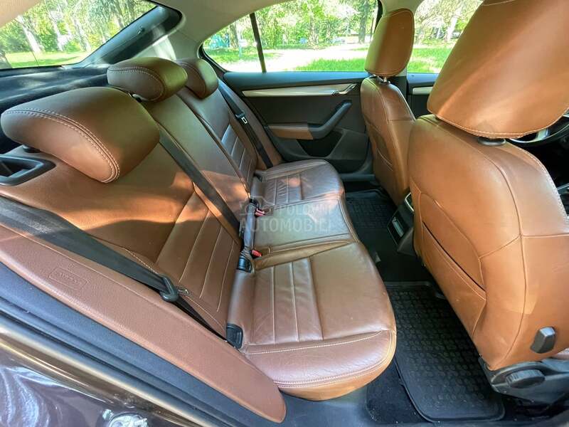 Škoda Octavia 1.6tdi kož nawi senz