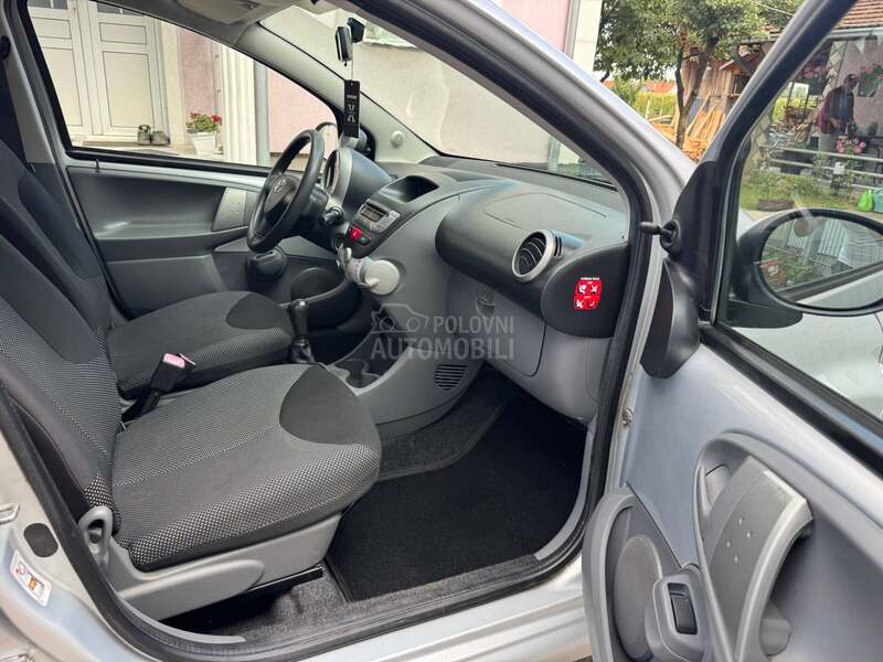 Toyota Aygo 1.0 COOL BLUE NOV CH