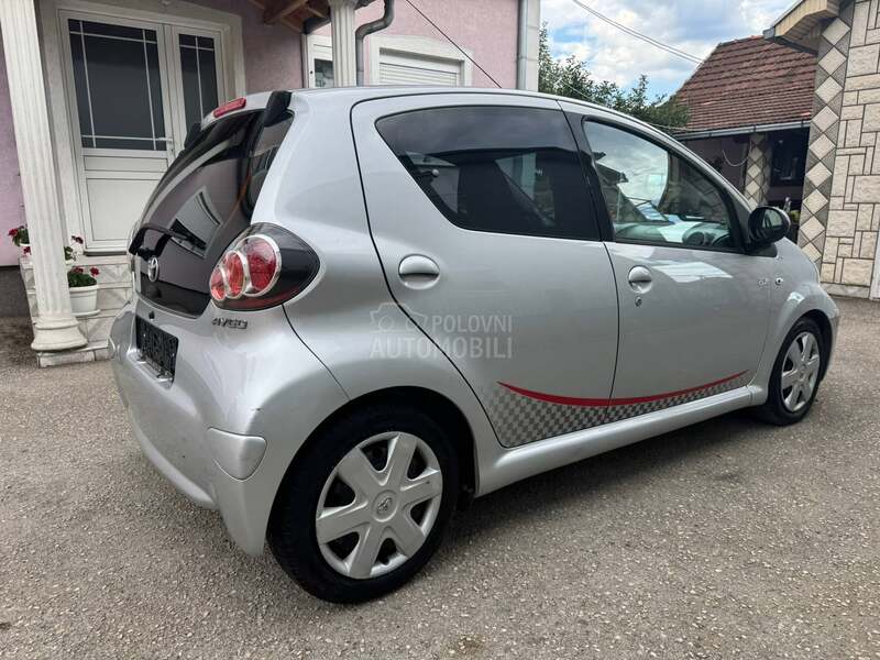 Toyota Aygo 1.0 COOL BLUE NOV CH