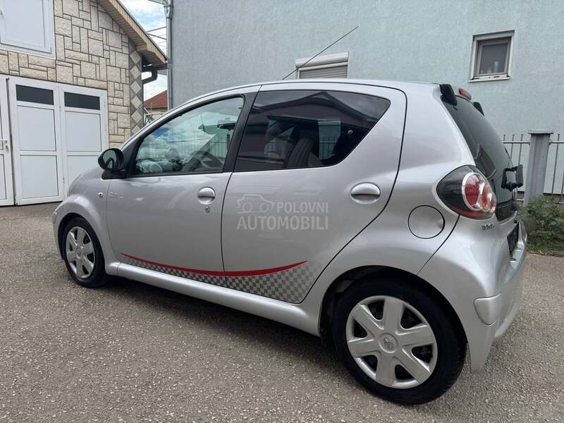 Toyota Aygo 1.0 COOL BLUE NOV CH