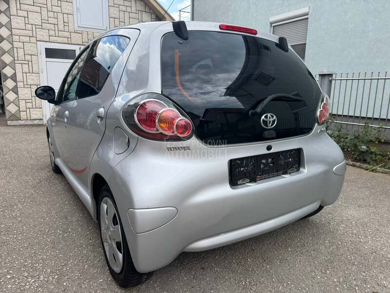 Toyota Aygo 1.0 COOL BLUE NOV CH