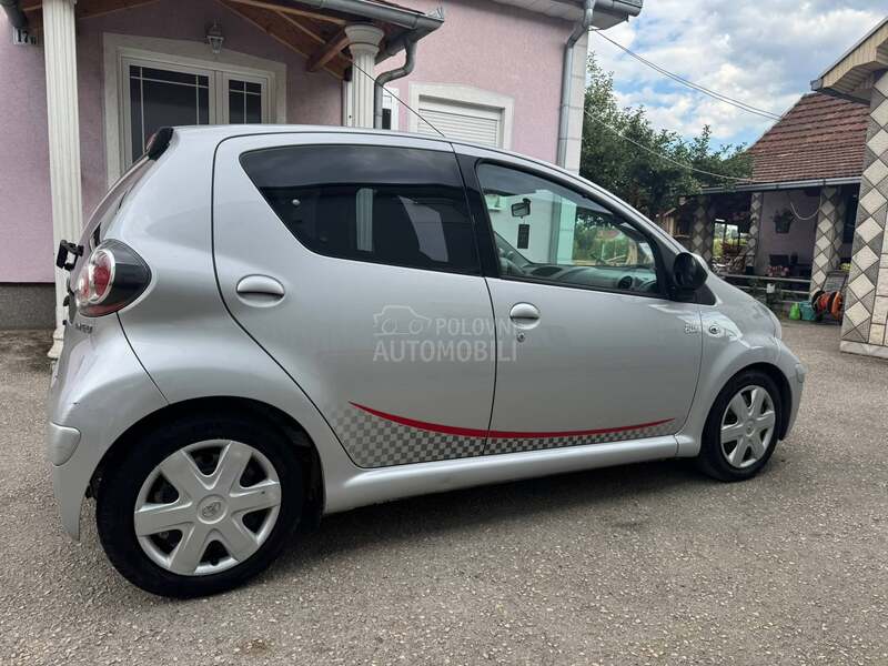 Toyota Aygo 1.0 COOL BLUE NOV CH